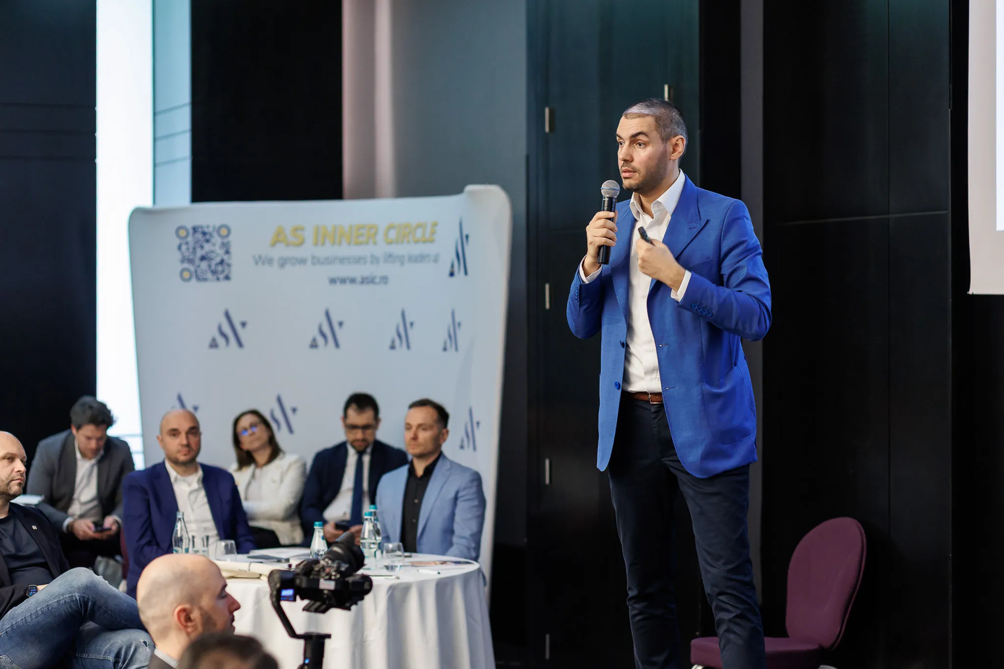 ASIC - Lens of Alex - 3652